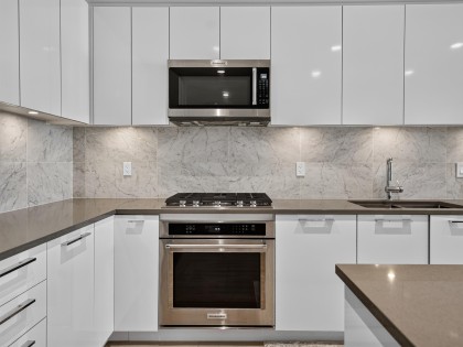 Photo 11 at 304 - 2663 Library Lane, Lynn Valley, North Vancouver