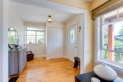 Photo 4 at 272 E Osborne Road, Upper Lonsdale, North Vancouver