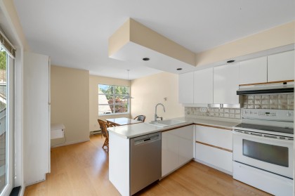 Photo 14 at 303 - 3373 Capilano Crescent, Capilano NV, North Vancouver