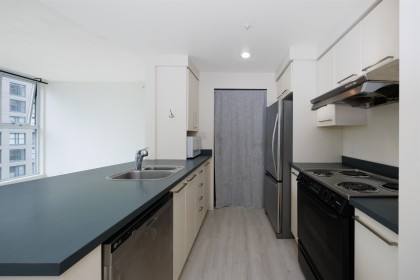 Photo 7 at 902 - 1008 Cambie Street, Yaletown, Vancouver West