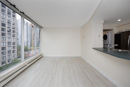 Photo 4 at 902 - 1008 Cambie Street, Yaletown, Vancouver West
