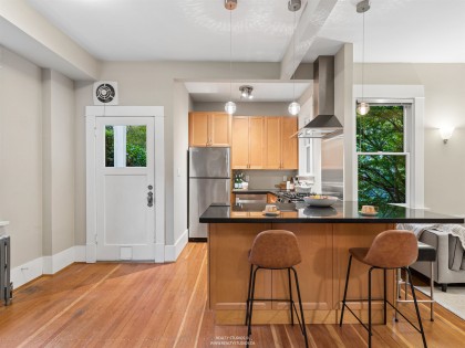 Photo 8 at 559 W 18th Avenue, Cambie, Vancouver West