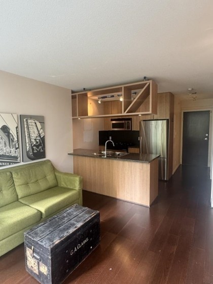 Photo 3 at 406 - 1010 Richards Street, Yaletown, Vancouver West