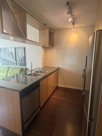 Photo 8 at 406 - 1010 Richards Street, Yaletown, Vancouver West