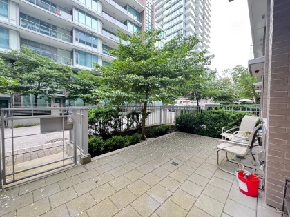 Photo 2 at 8180 Nunavut Lane, Marpole, Vancouver West