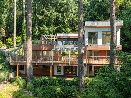 Photo 1 at 170 Sunset Drive, Lions Bay, West Vancouver