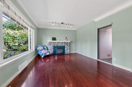 Photo 6 at 341 W 24th Street, Central Lonsdale, North Vancouver