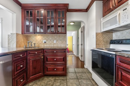 Photo 10 at 341 W 24th Street, Central Lonsdale, North Vancouver