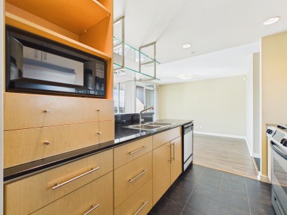 Photo 13 at 2505 455 Beach Crescent, Yaletown, Vancouver West