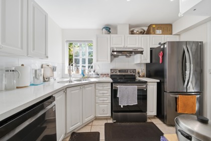 Photo 7 at 107 - 5788 Vine Street, Kerrisdale, Vancouver West