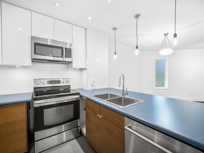 Photo 10 at 105 - 3191 Mountain Highway, Lynn Valley, North Vancouver