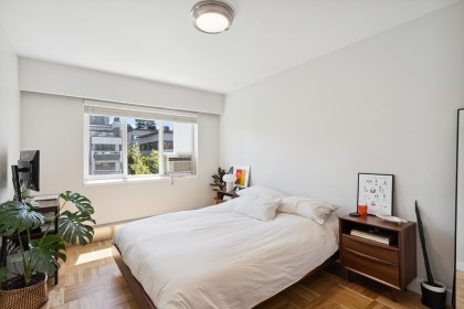 Photo 10 at 303 - 2469 Cornwall Avenue, Kitsilano, Vancouver West