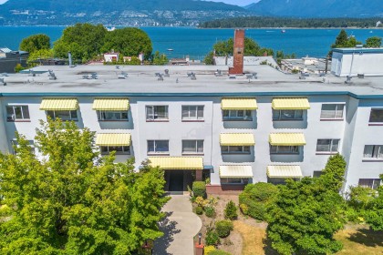 Photo 18 at 303 - 2469 Cornwall Avenue, Kitsilano, Vancouver West