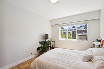 Photo 11 at 303 - 2469 Cornwall Avenue, Kitsilano, Vancouver West