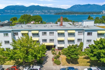 Photo 19 at 303 - 2469 Cornwall Avenue, Kitsilano, Vancouver West