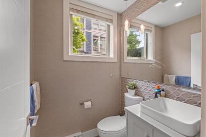 Photo 11 at 5 - 115 W Queens Road, Upper Lonsdale, North Vancouver