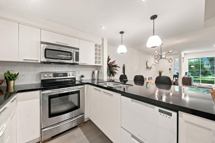 Photo 13 at 3062 Willow Street, Fairview VW, Vancouver West