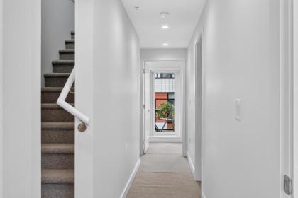 Photo 13 at 561 W 29th Avenue, Cambie, Vancouver West