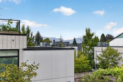 Photo 17 at 561 W 29th Avenue, Cambie, Vancouver West