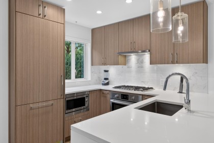 Photo 9 at 561 W 29th Avenue, Cambie, Vancouver West
