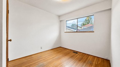 Photo 12 at 817 W 64th Avenue, Marpole, Vancouver West
