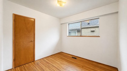 Photo 10 at 817 W 64th Avenue, Marpole, Vancouver West