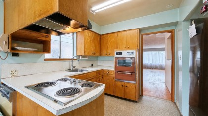 Photo 14 at 817 W 64th Avenue, Marpole, Vancouver West