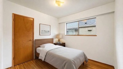 Photo 11 at 817 W 64th Avenue, Marpole, Vancouver West