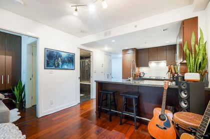 Photo 6 at 210 - 1055 Richards Street, Downtown VW, Vancouver West