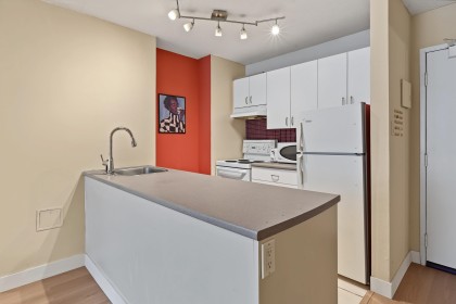 Photo 4 at 206 - 950 Drake Street, Downtown VW, Vancouver West