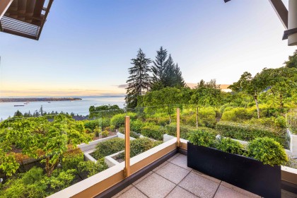 Photo 24 at 101 - 2535 Garden Court, Whitby Estates, West Vancouver