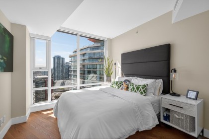 Photo 17 at 2503 - 8 Smithe Mews, Yaletown, Vancouver West