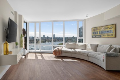 Photo 8 at 2503 - 8 Smithe Mews, Yaletown, Vancouver West