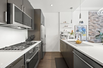 Photo 4 at 70 W 1st Avenue, False Creek, Vancouver West