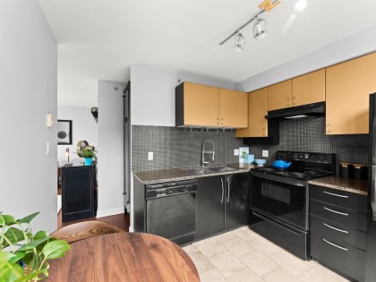 Photo 18 at 401 - 1238 Richards Street, Yaletown, Vancouver West