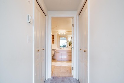 Photo 16 at 1 - 2243 Bellevue Avenue, Dundarave, West Vancouver