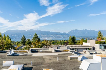 Photo 33 at 206 - 3615 W 17th Avenue, Dunbar, Vancouver West