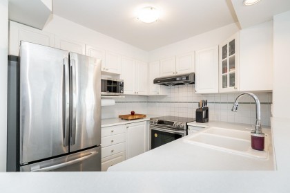 Photo 11 at 206 - 3615 W 17th Avenue, Dunbar, Vancouver West