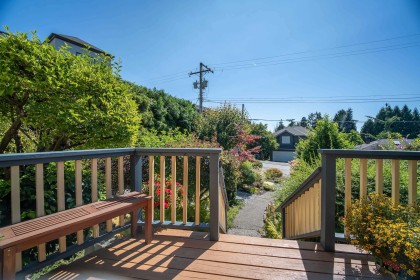 Photo 7 at 114 W Kings Road, Upper Lonsdale, North Vancouver