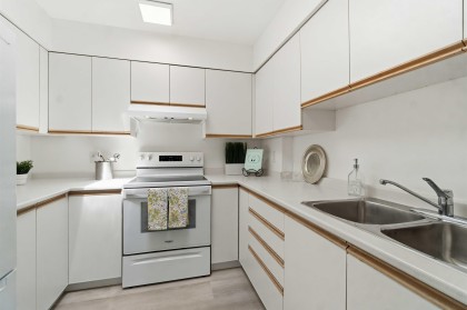 Photo 22 at 402 - 3505 W Broadway, Kitsilano, Vancouver West