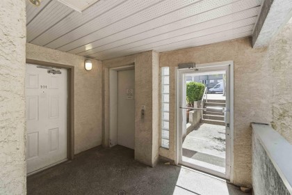 Photo 7 at 402 - 3505 W Broadway, Kitsilano, Vancouver West