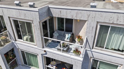 Photo 3 at 402 - 3505 W Broadway, Kitsilano, Vancouver West
