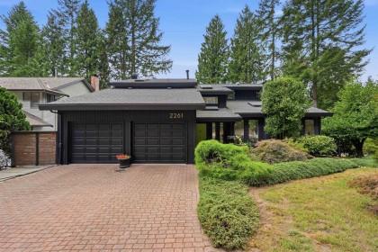 Photo 1 at 2261 Hill Drive, Blueridge NV, North Vancouver