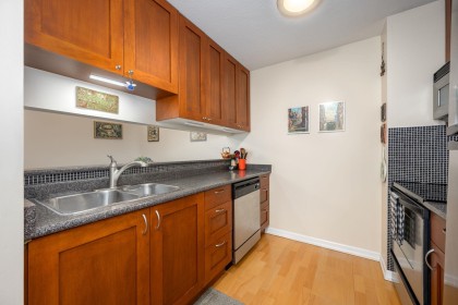 Photo 10 at 508 - 1508 Mariner Walk, False Creek, Vancouver West