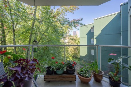 Photo 25 at 508 - 1508 Mariner Walk, False Creek, Vancouver West