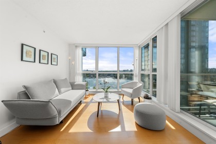 Photo 2 at 2002 - 1408 Strathmore Mews, Yaletown, Vancouver West