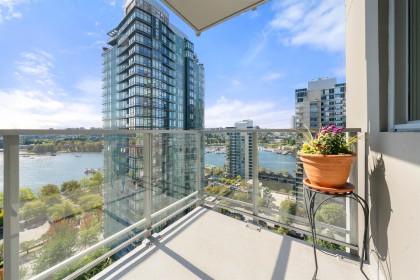 Photo 12 at 2002 - 1408 Strathmore Mews, Yaletown, Vancouver West