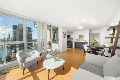 Photo 5 at 2002 - 1408 Strathmore Mews, Yaletown, Vancouver West