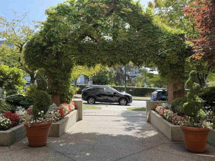 Photo 6 at 302 - 2189 W 42nd Avenue, Kerrisdale, Vancouver West