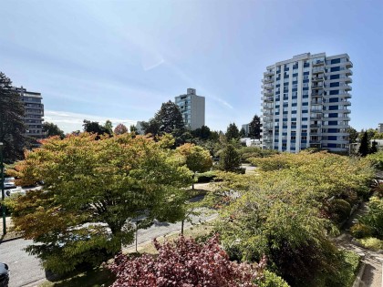 Photo 5 at 302 - 2189 W 42nd Avenue, Kerrisdale, Vancouver West
